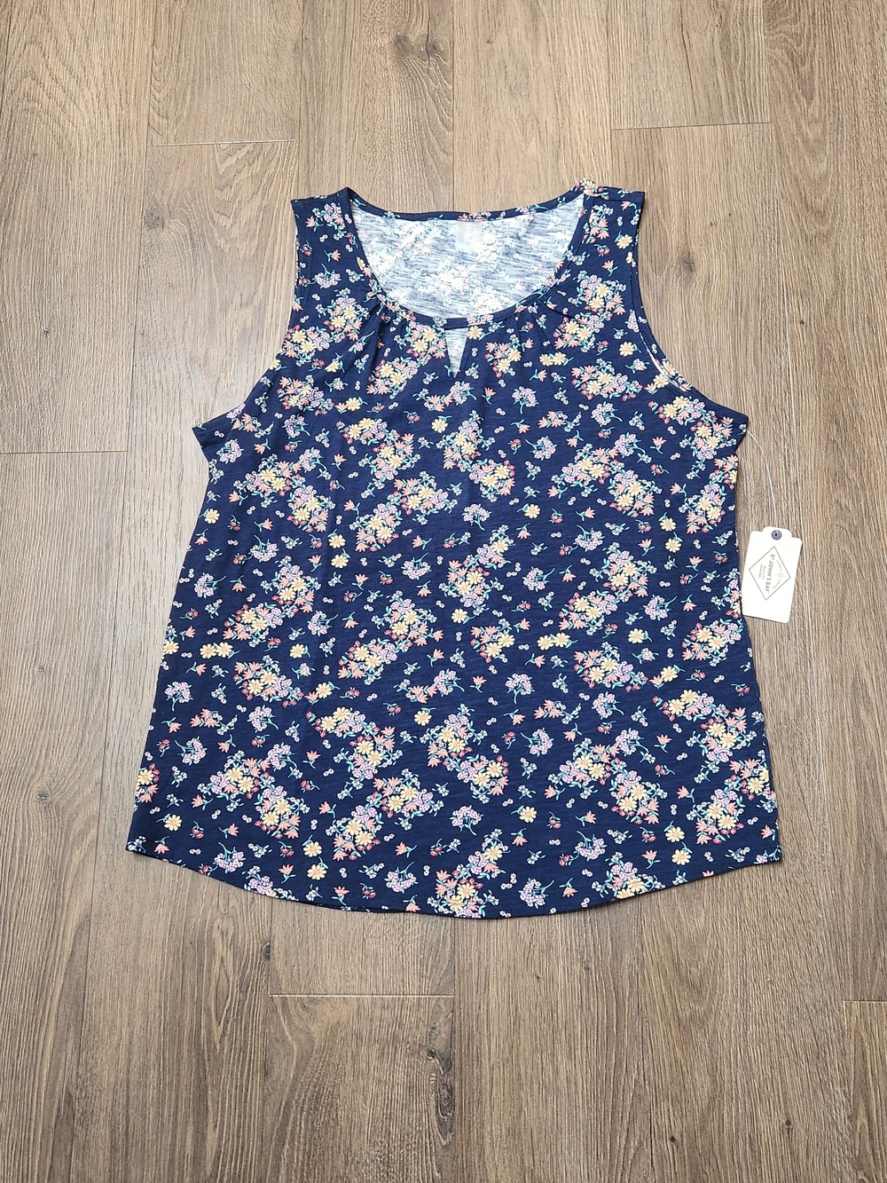 New St. John's Bay Navy Floral Tank Top - Large - NWT